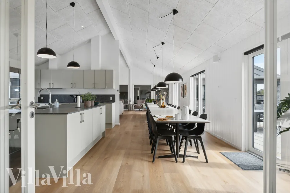 Großer Esstisch für 30 Gäste im Poolhaus Marielyst