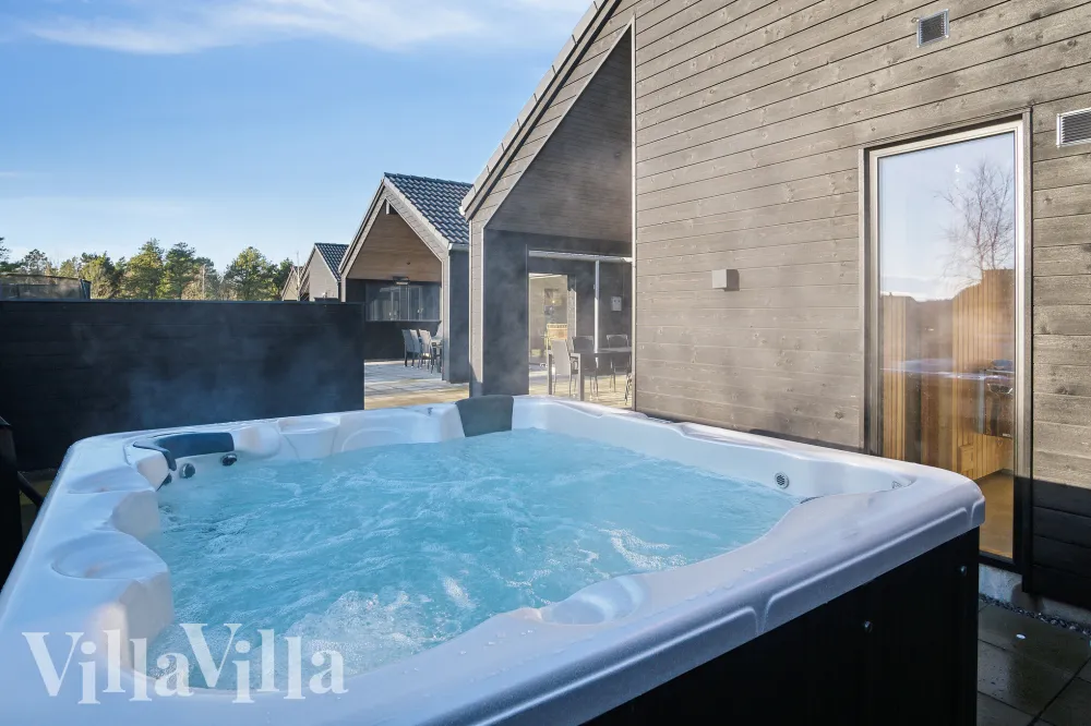 Außen-Whirlpool mit Dampf am Ferienhaus Römö